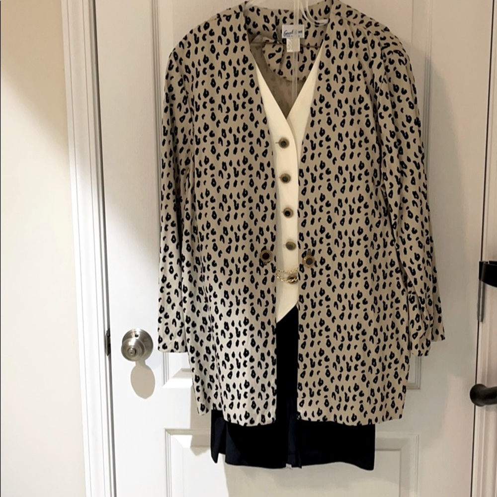 Blouse and skirt set